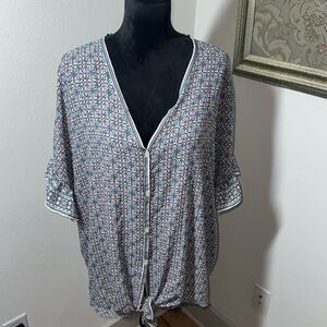 Max Studio blue print v cleavage lightweight ruffle short sleeves tie front top‎